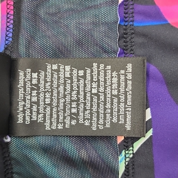 PINK Victoria's Secret Tropical Floral Sports Bra - Picture 5 of 8